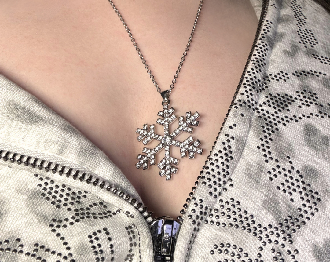 snowy necklace